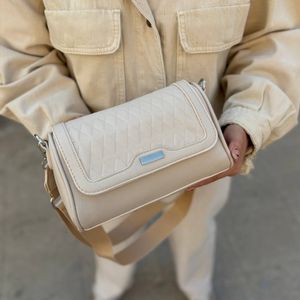 خرید اینترنتی کیف اسپرت زنانه و دخترانه مدل سیفا پروانه