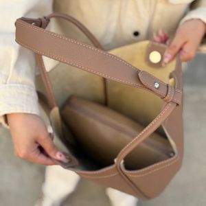 خرید اینترنتی کیف دوشی زنانه و دخترانه چرمی مدل آیتایی پروانه