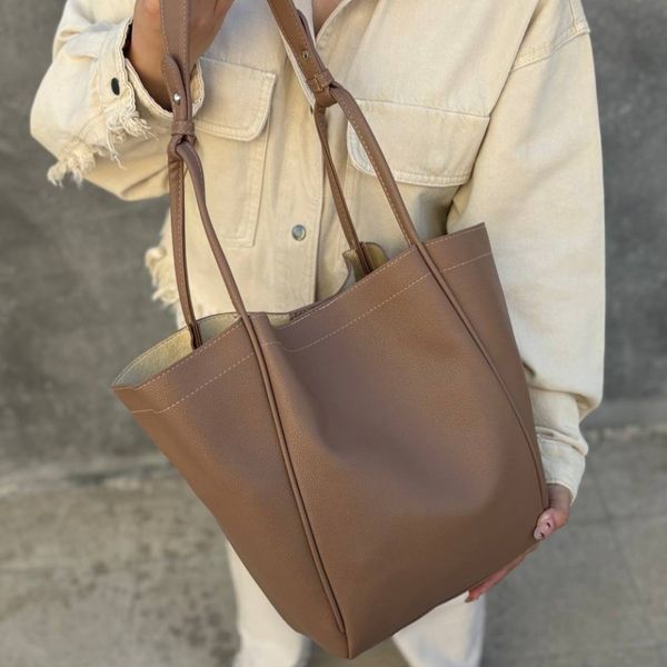 کیف دوشی زنانه و دخترانه چرمی مدل آیتایی پروانه