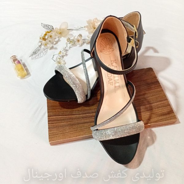 کفش مجلسی زنانه و دخترانه نگین خارجی مدل مهلا