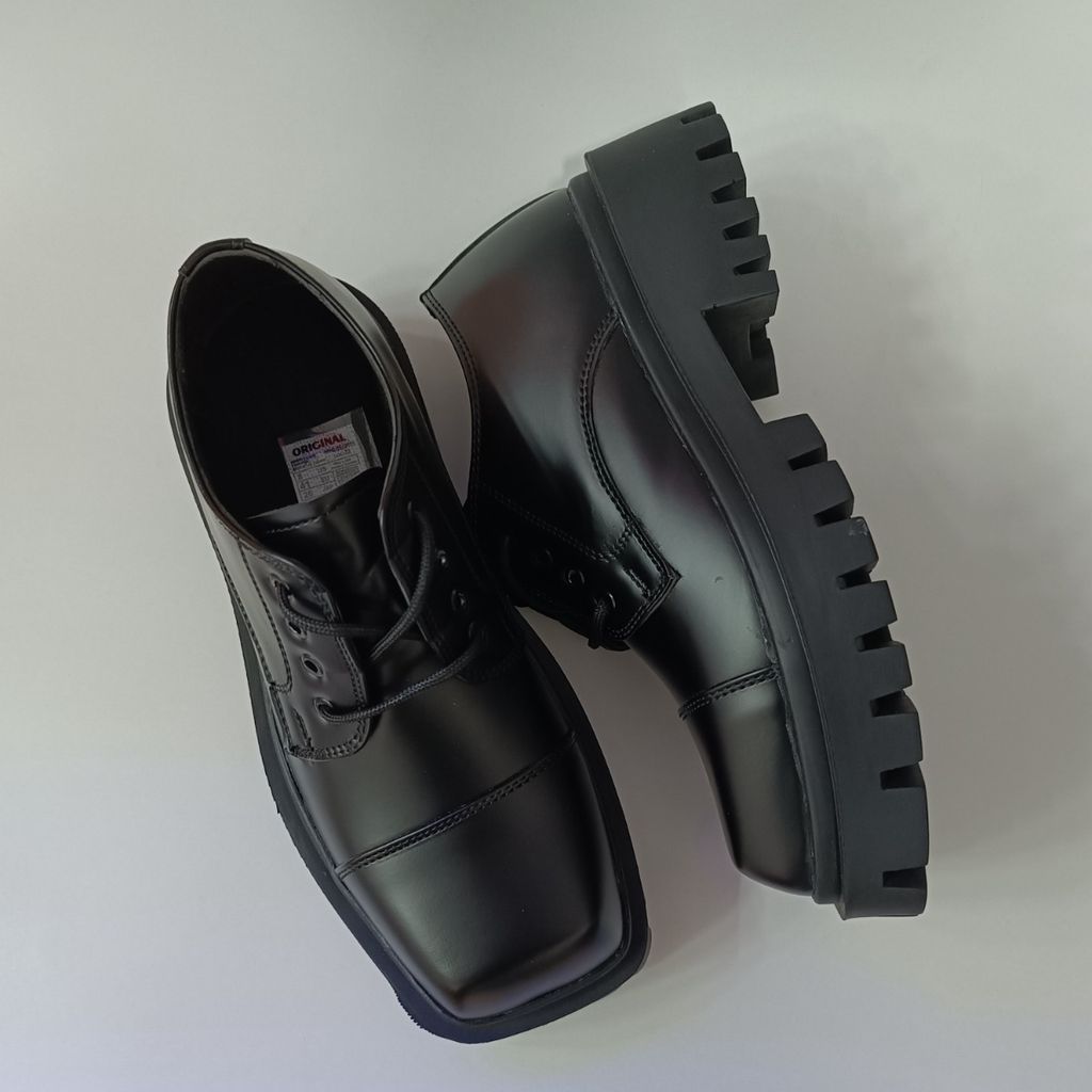 فروش اینترنتی کتونی کالج مردانه لوفر برت پنجه مربع ورنی مات کیفیت بالا