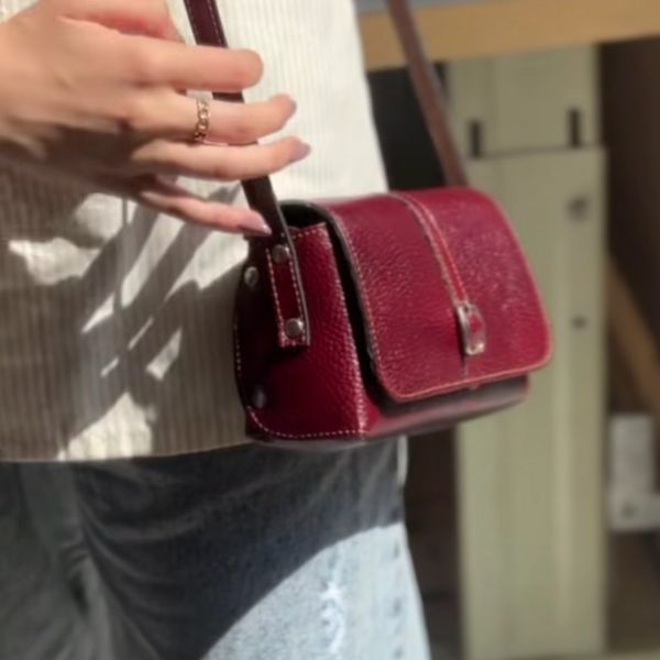 کیف زنانه چرم طبیعی گاوی دوشی زنانه دخترانه(ارسال بین 10 تا 20 روزکاری)