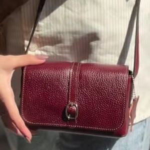 خرید اینترنتی کیف چرم طبیعی گاوی دوشی زنانه دخترانه(ارسال بین 5 تا 10 روزکاری)