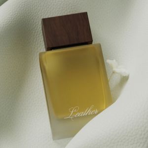 ادکلن احمد المغربی لدر LEATHER AHMED AL MAGHRIBI با رایحه توسکان لدر