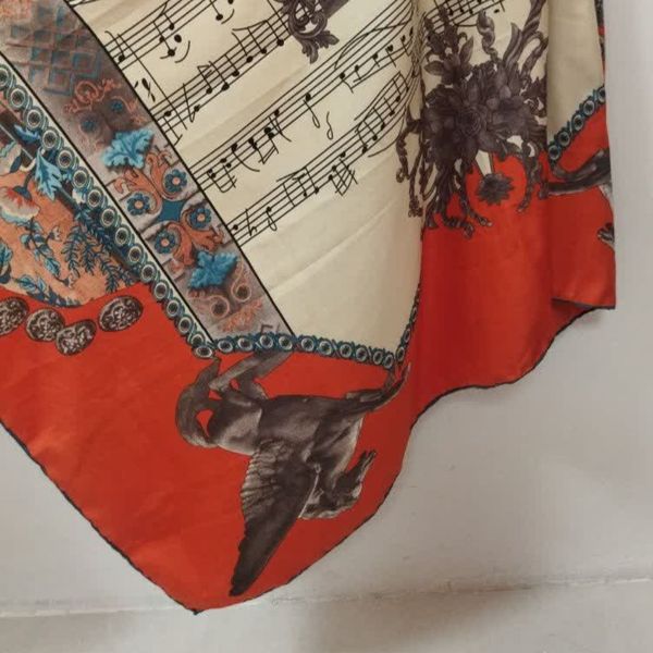 روسری قواره دار طرحدار زنانه