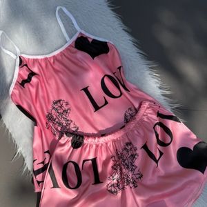 قیمت تاپ و شلوارک ساتن طرح لاو