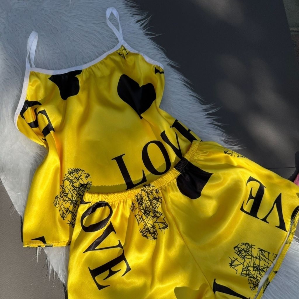 خرید اینترنتی تاپ و شلوارک ساتن طرح لاو