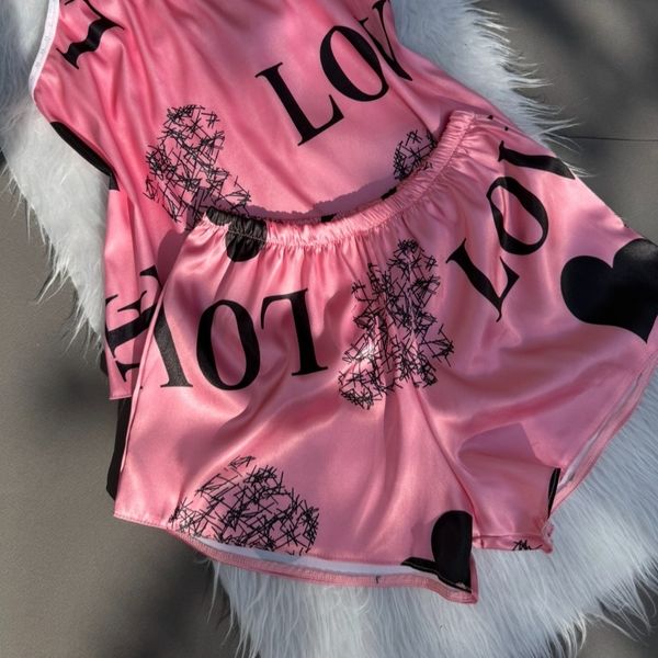 تاپ و شلوارک ساتن طرح لاو