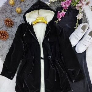 مشخصات کاپشن زنانه طرح ماه بانو