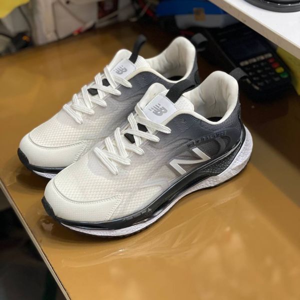 کفش نیوبالانس مردانه رانر سفید طوسی