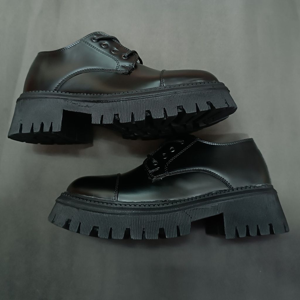 مشخصات کتونی کالج مردانه لوفر بالنسیاگا کیفیت بالا