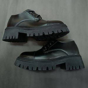 مشخصات کتونی کالج مردانه لوفر بالنسیاگا کیفیت بالا