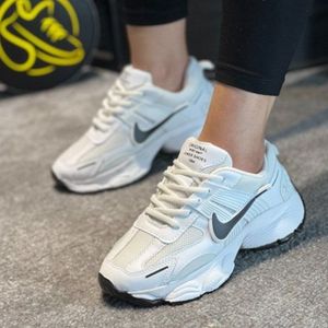 خرید انلاین کتونی نایک پاندا