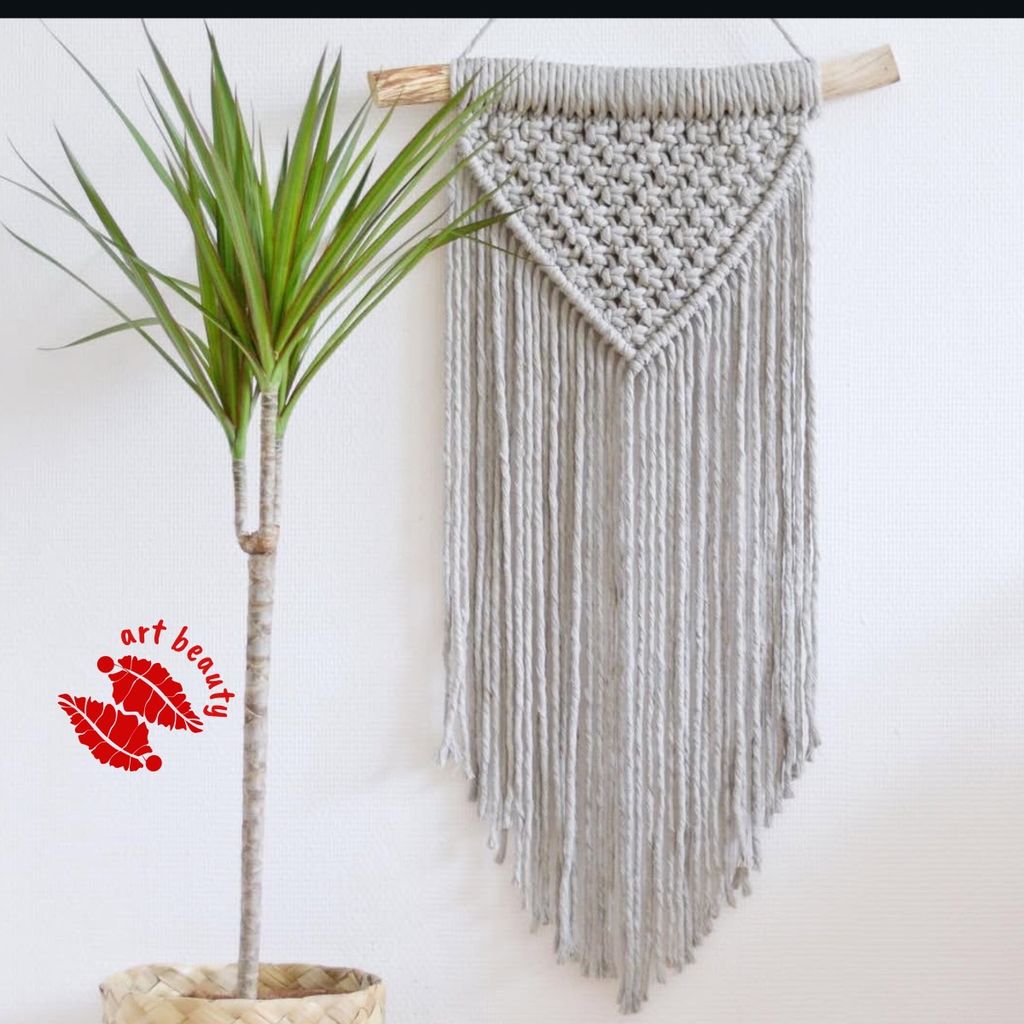 مشخصات دیوارکوب اویز مکرومه بافی طرح طاووس