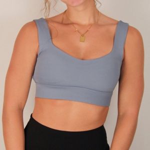 فروش اینترنتی نیمتنه ورزشی کاپ‌دار فلامنت