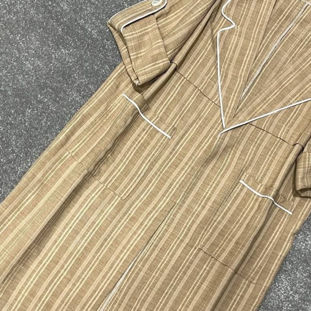 مشخصات مانتو یقه انگلیسی