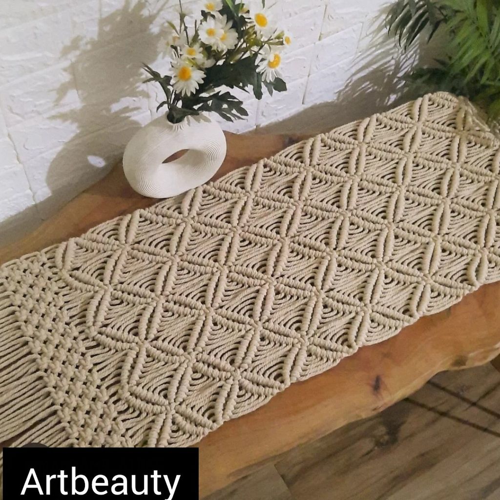 مشخصات رومیزی رانر مکرومه بافی طرح شبدر