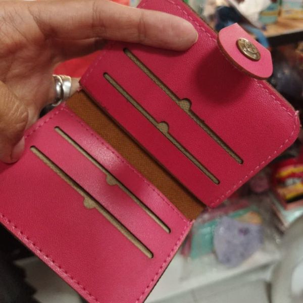 جاکارتی سرخابی زنانه