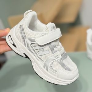 خرید اینترنتی قیمت کتونی بچگانه طرح نیوبالانس 530 از Berry Kids کد 4062601