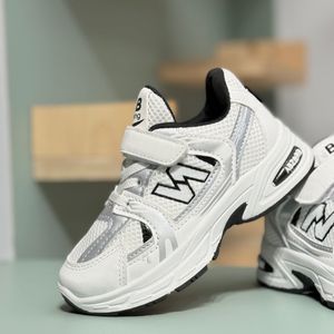 خرید اینترنتی قیمت کتونی بچگانه طرح نیوبالانس 530 از Berry Kids کد 4062601