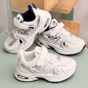 خرید اینترنتی قیمت کتونی بچگانه طرح نیوبالانس 530 از Berry Kids کد 4062601