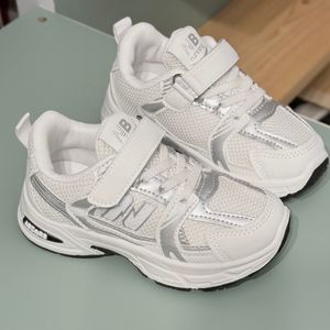 خرید اینترنتی قیمت کتونی بچگانه طرح نیوبالانس 530 از Berry Kids کد 4062601