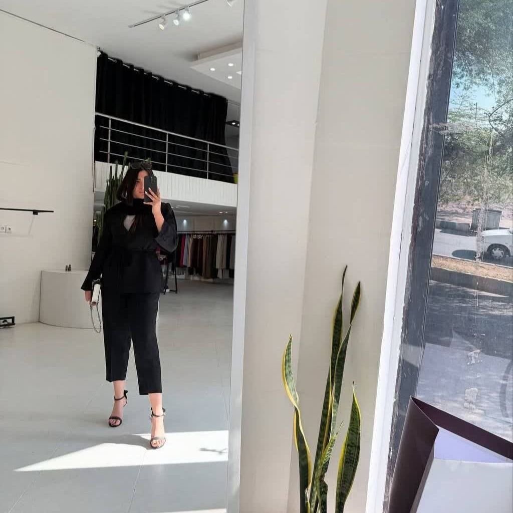 مشخصات کت شلوار یقه انگلیسی