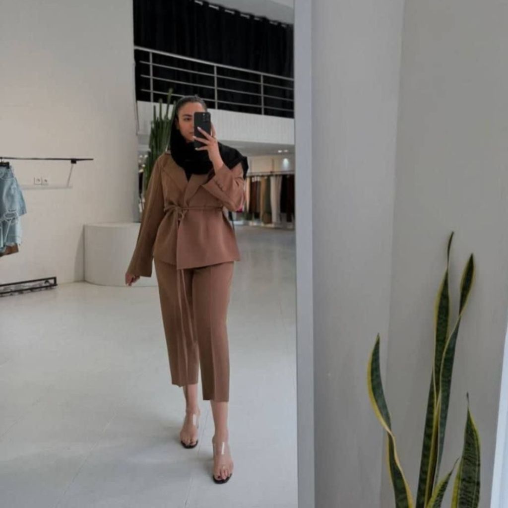 مشخصات کت شلوار یقه انگلیسی