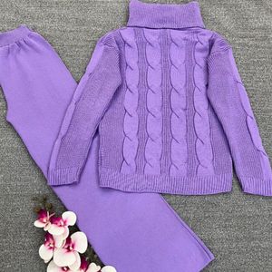 فروش اینترنتی ست بافت  زنانه طرح یقه شل مارپیچی
