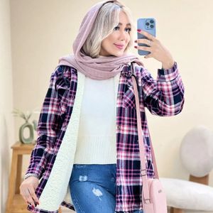 شکت زنانه  کلاه دارضخیم طرح گلاویژ