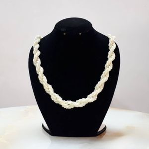 گردنبند مروارید ملکه ای وینتچ‌ رشته ای زنانه