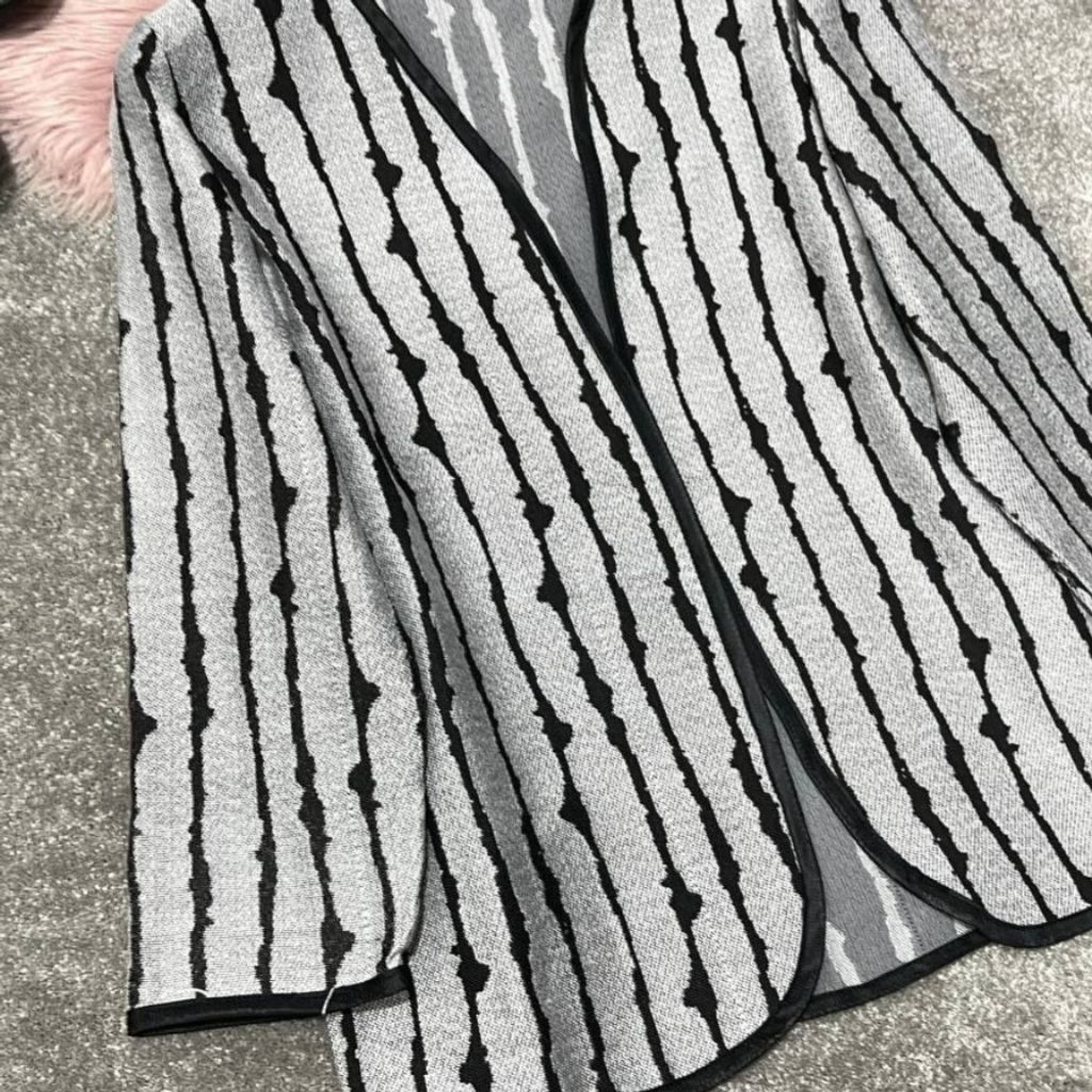 فروش اینترنتی کت زنانه طرح گلیم زبرا