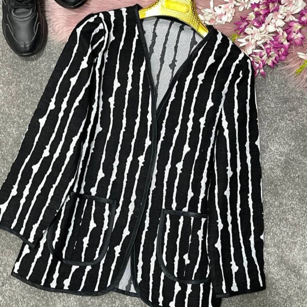 خرید اینترنتی کت زنانه طرح گلیم زبرا