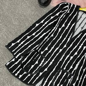 خرید اینترنتی کت زنانه طرح گلیم زبرا