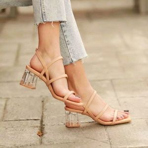 صندل زنانه دخترانه شیک سایز 37 و 38 پاشنه شیشه ای پرطرفدار