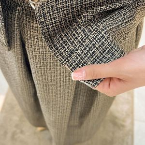 خرید آنلاین کت و دامن زنانه طرح چیکو