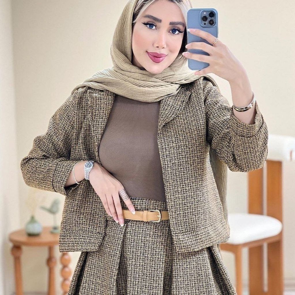 خرید اینترنتی کت و دامن زنانه طرح چیکو