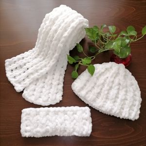 ست کلاه و شالگردن دستبافت آلیزپافی کد 0701