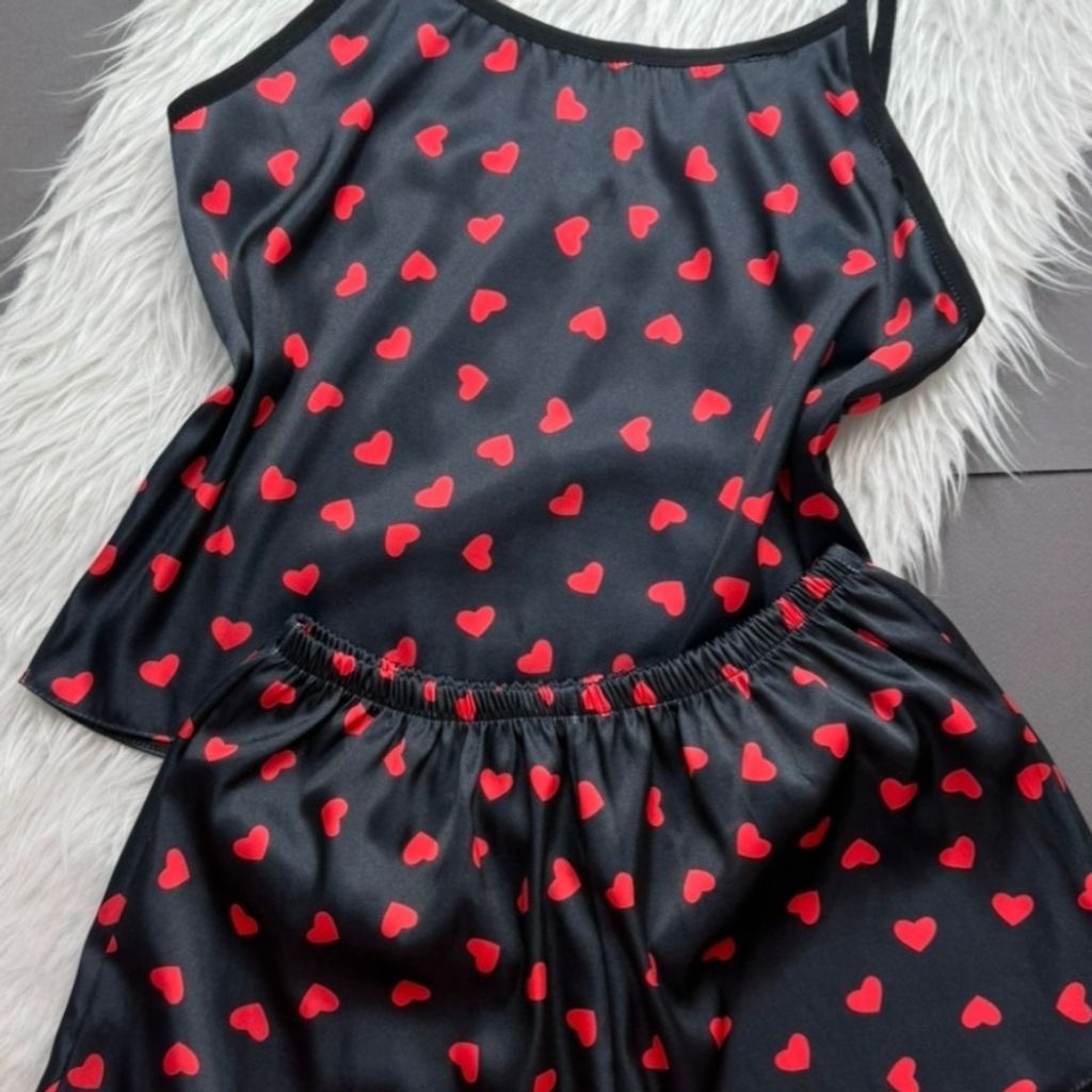 قیمت ارزان تاپ و شلوارک ساتن قلب قرمز