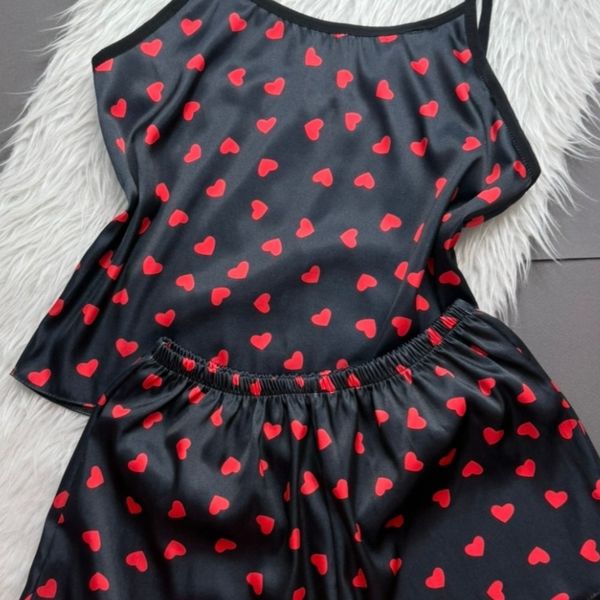 تاپ و شلوارک ساتن قلب قرمز