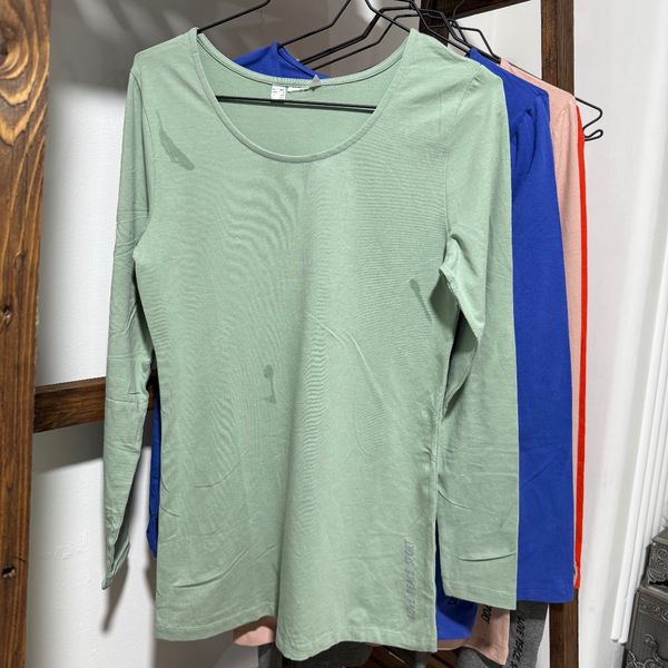 بلوز ساده زنانه