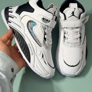 خرید اینترنتی قیمت کتونی بچگانه طرح نایک دراگون کد 4070102