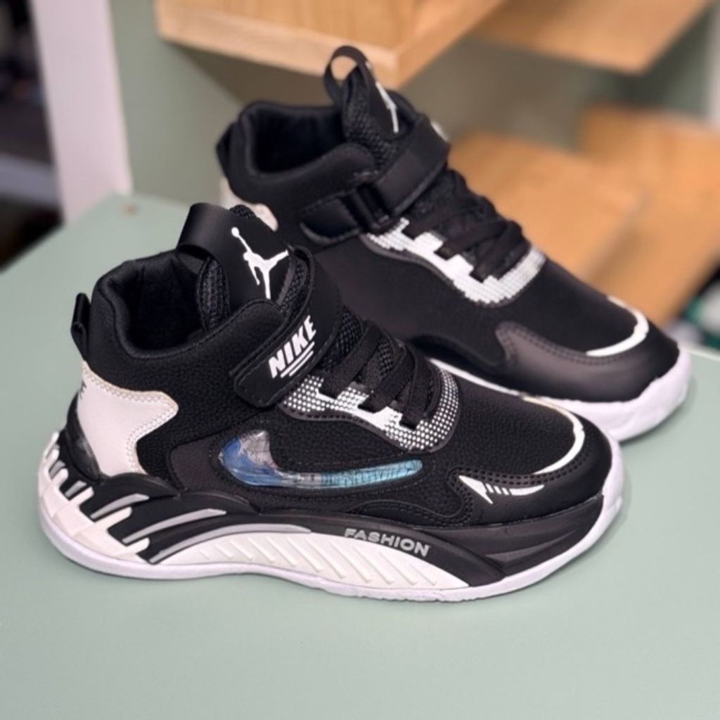 فروش اینترنتی کتونی بچگانه طرح نایک دراگون کد 4070102