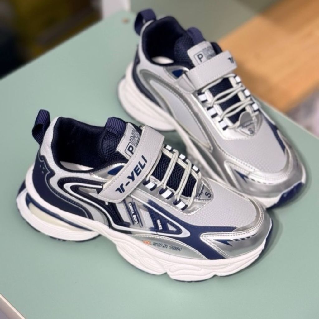 مشخصات کتونی بچگانه طرح Yelli پالیز کد 4070104