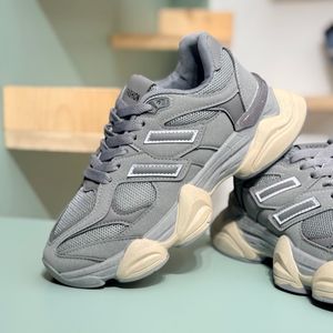 خرید اینترنتی قیمت کتونی طرح دوخط ganji از Trip کد 4070202