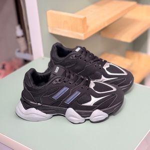 خرید اینترنتی قیمت کتونی طرح دوخط ganji از Trip کد 4070202