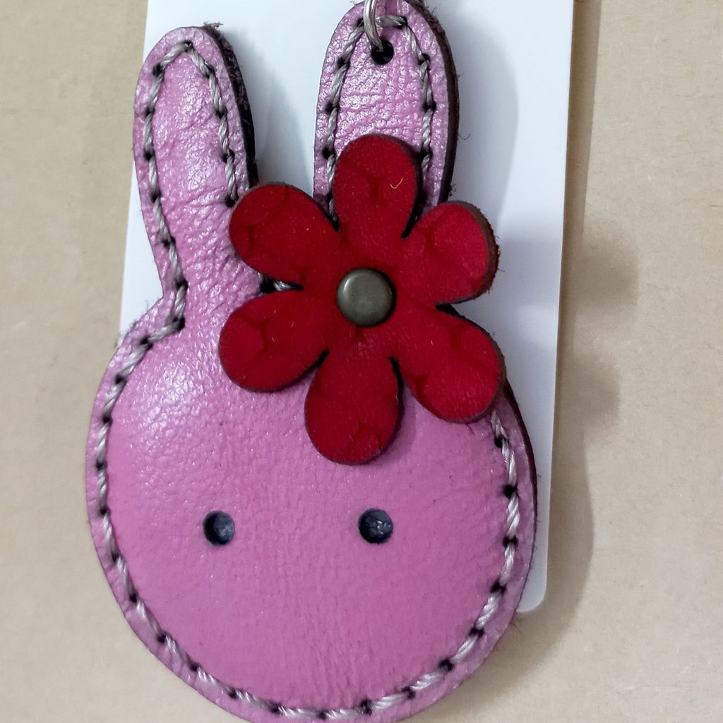 خرید آنلاین جاکلیدی چرم طرح خرگوش صورتی