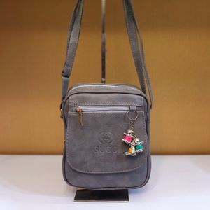 کیف دوشی خاکستری طرح Gucci