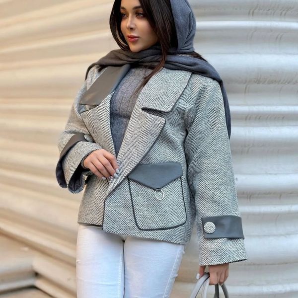 پالتو کوتاه زنانه جناقی مدل آی پارا