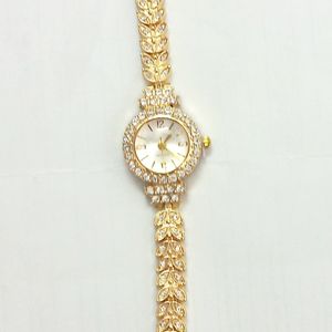 خرید اینترنتی ساعت طرح جواهری طلایی